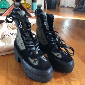 Authentic LOUIS VUITTON Laureate platform desert boot